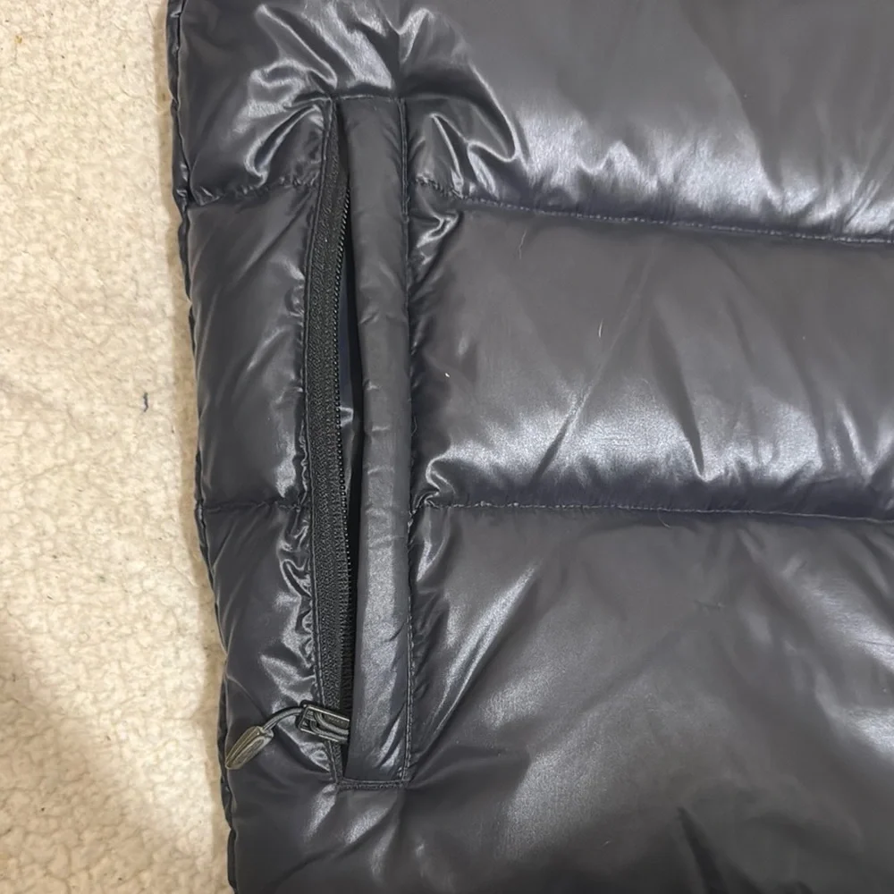 Black Puffer Vest - Picture 4 of 8